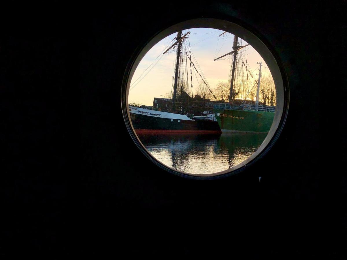 Schiffshotel "Schlafen Im Hafen" Hamburg Kültér fotó